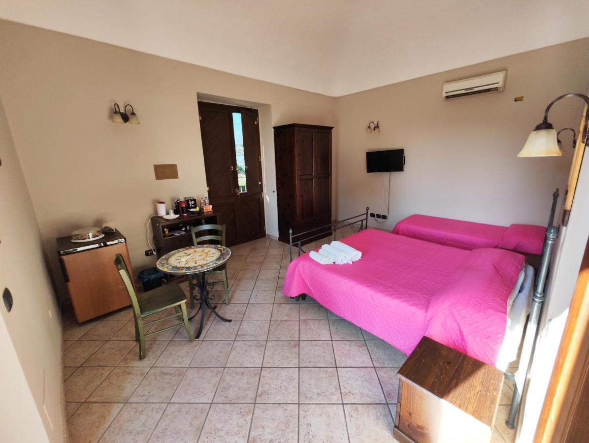 Le Grotte Bed & Breakfast Riposto Exterior photo